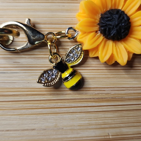 Sunflower and Bee Charm For Keychain Or Purse - Picture 4 of 5